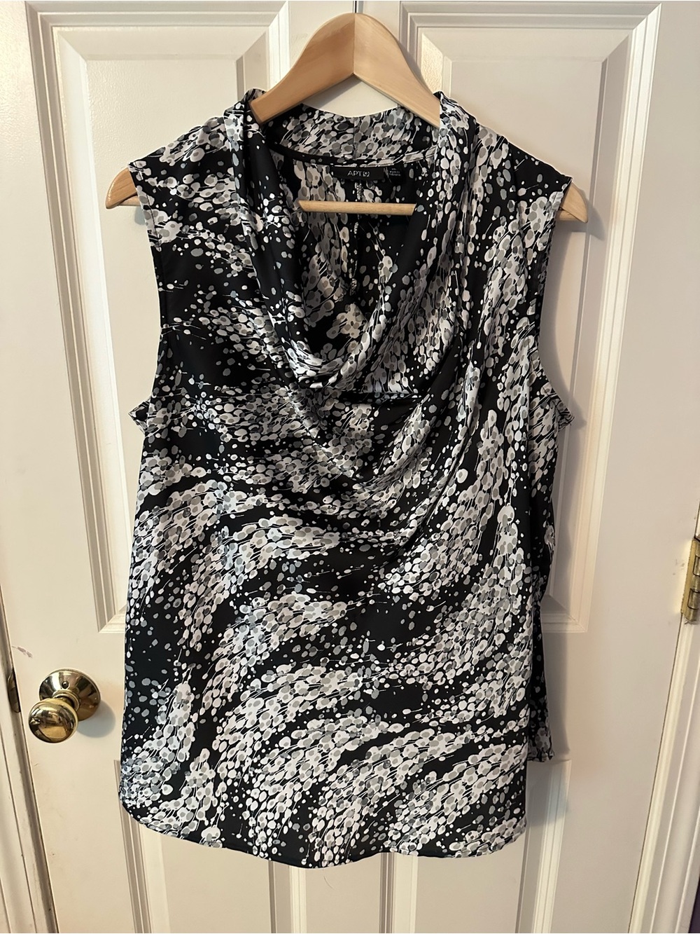 Apt. 9 Black and White Cowl Neck Sleeveless Top